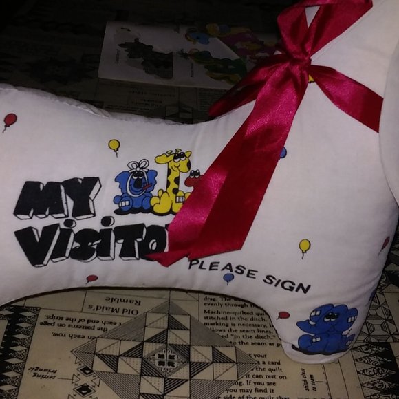 Sign the dog - Picture 1 of 3